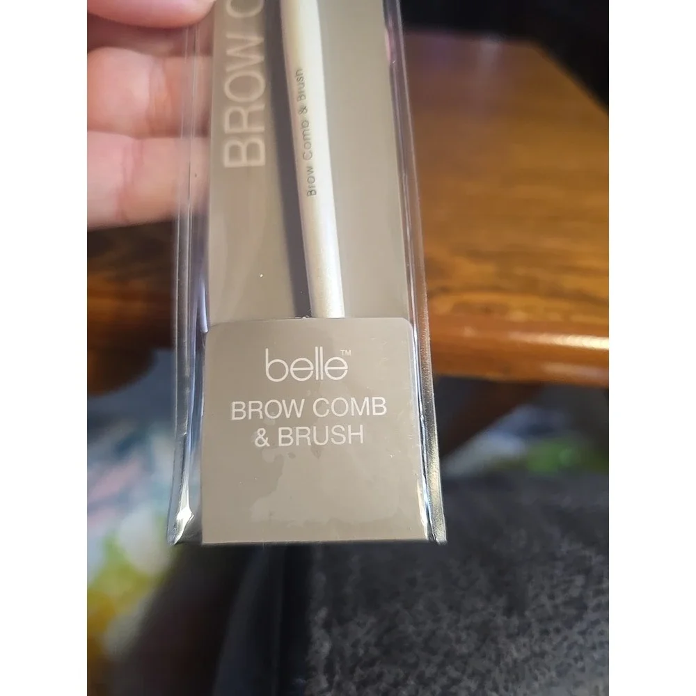 NEW Belle Brow Comb &‎ BRUSH